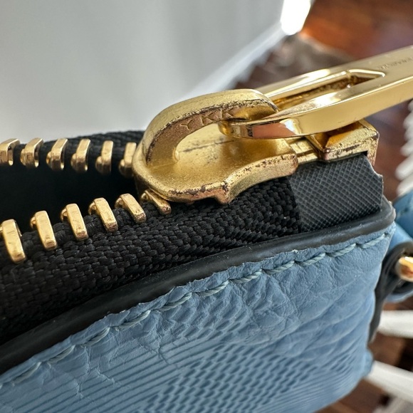 Authentic RARE Burberry Signature Grain Calfskin Peyton Crossbody Celadon Blue - Picture 10 of 13